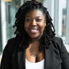 Angela Shopper, The Shopper Team